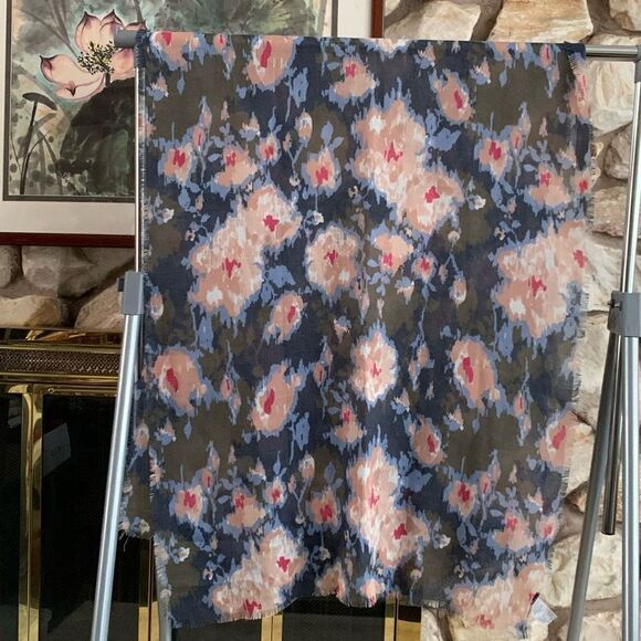 Floral Ikat scarf. - Picture 2 of 9